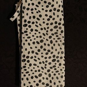 Clutch bag white with black spots